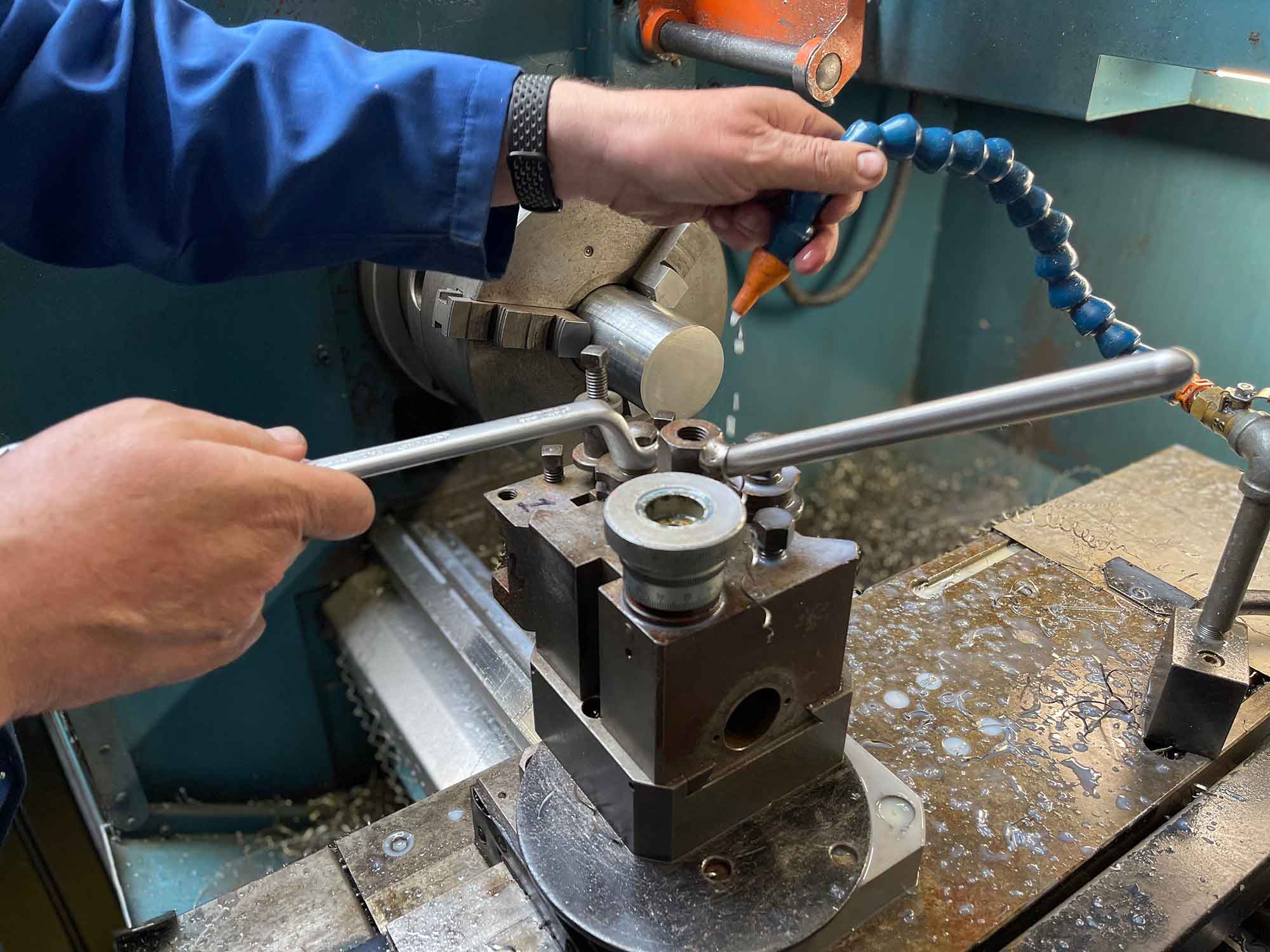 Tool adjustment on a lathe